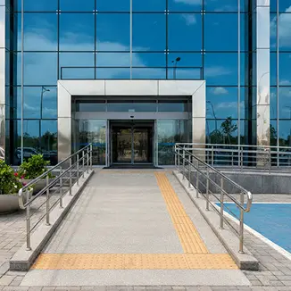 AVM (Alışveriş Merkezleri) için Engelli Yardım Çağrı Sistemi